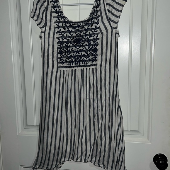 Vici Dress - Picture 1 of 1